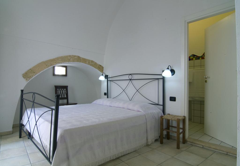 B&B Altrov'E Parabita Quarto foto